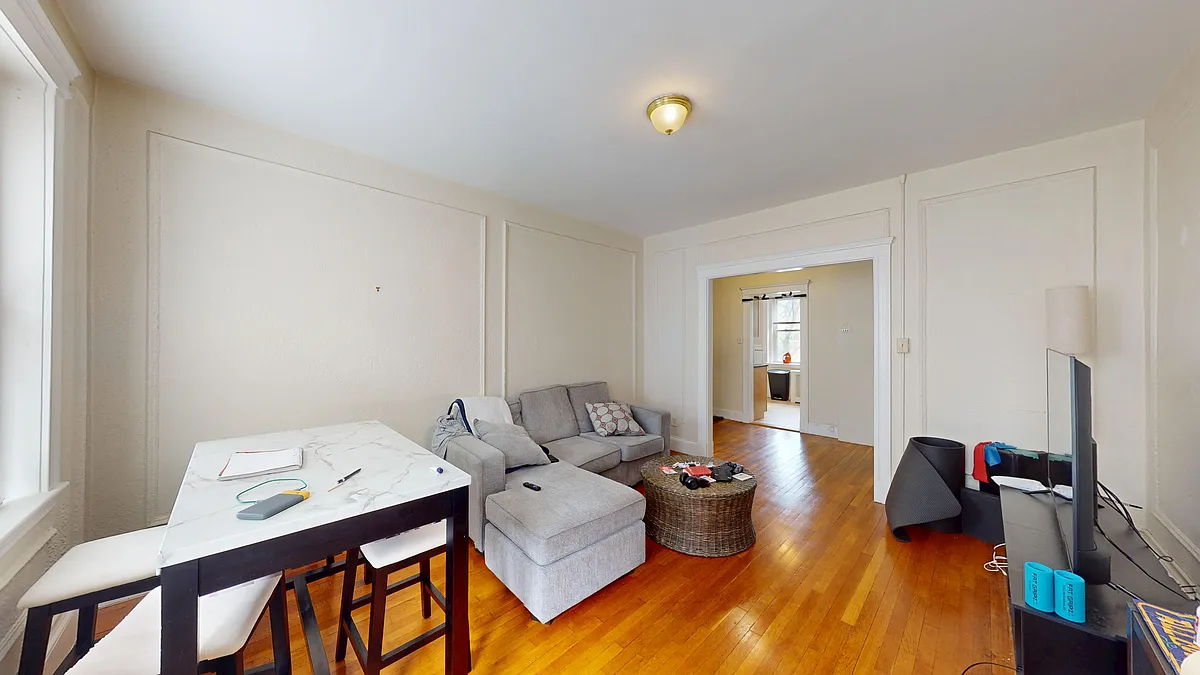Building Photo - 203-205 Winthrop Rd #3