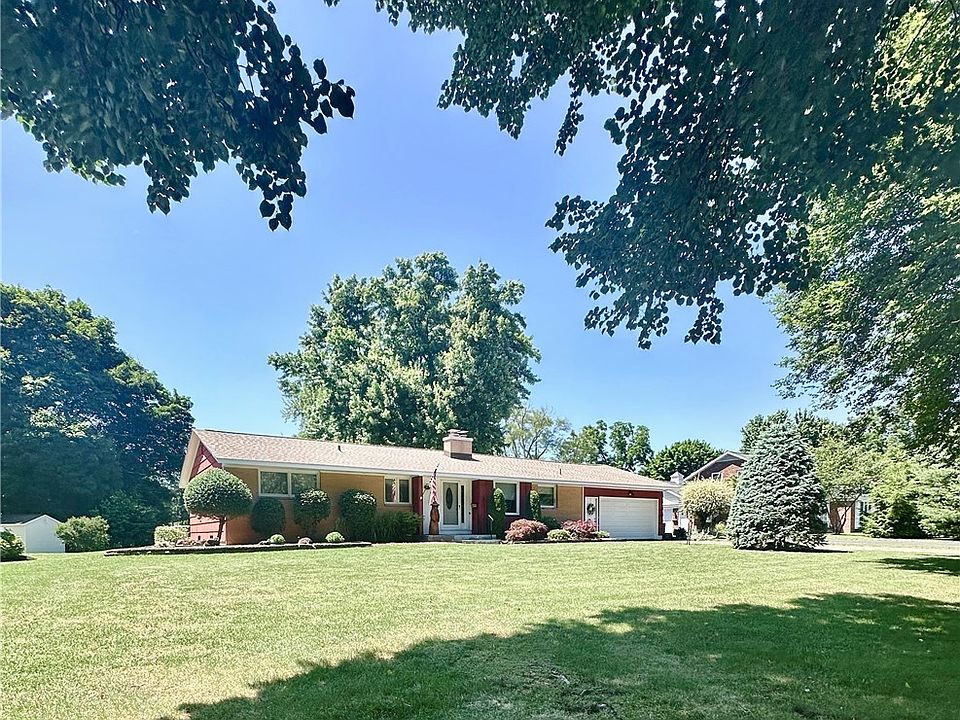 1st image of 13 Berkley Dr