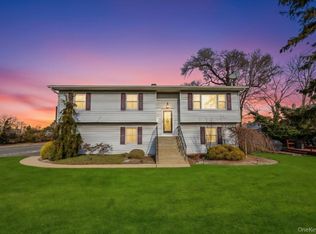 57 New South Road, Hicksville, NY 11801