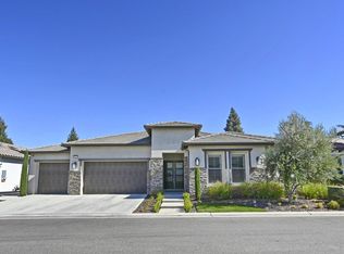 2614 E Via Sofia Dr, Fresno, CA 93730