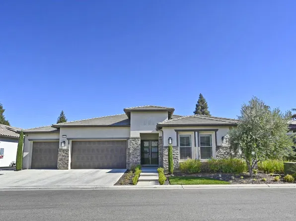 2614 E Via Sofia Dr, Fresno, CA 93730