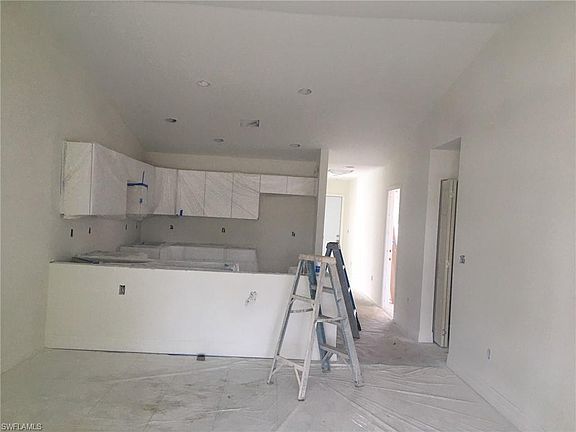 3rd image of 321-323 Harold Ave S