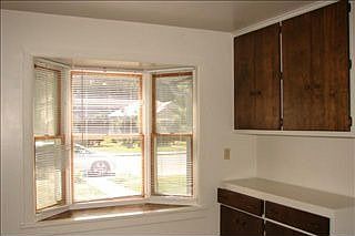 5th image of 640 E Kent Ave