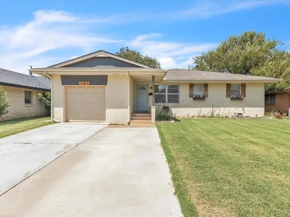 121 Elwood Dr, Edmond, OK 73013