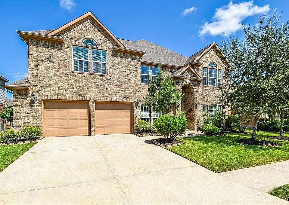 1st image of 3215 Brentwood Ln