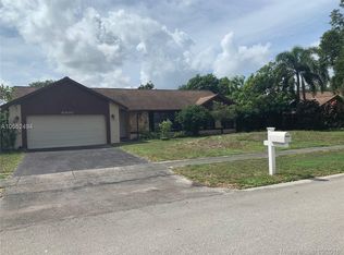 6900 SW 20th St, Plantation, FL 33317