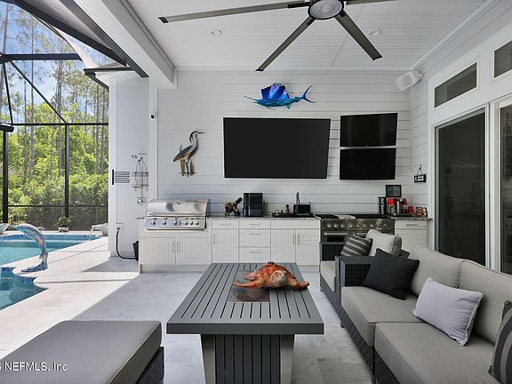 4th image of 375 SEAGROVE Drive