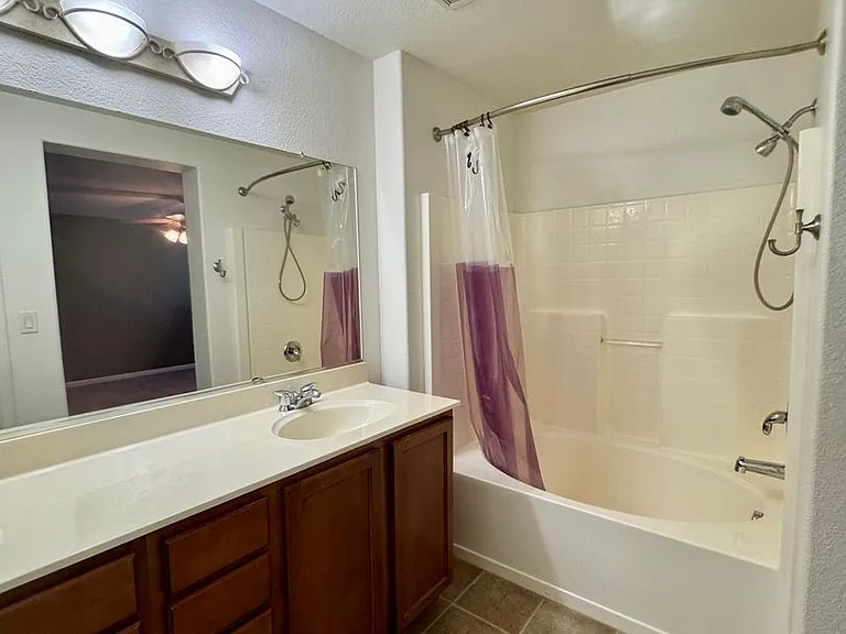 304 Esplanade Cir — Photo 37