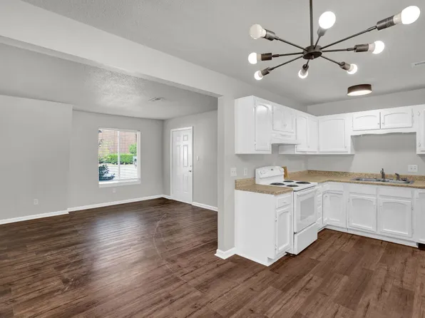 511 Poplar St APT E, Graham, NC 27253