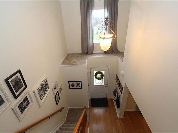 4th image of 2462 Hillsdale Dr