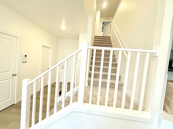 5th image of 5015 88th Dr NE