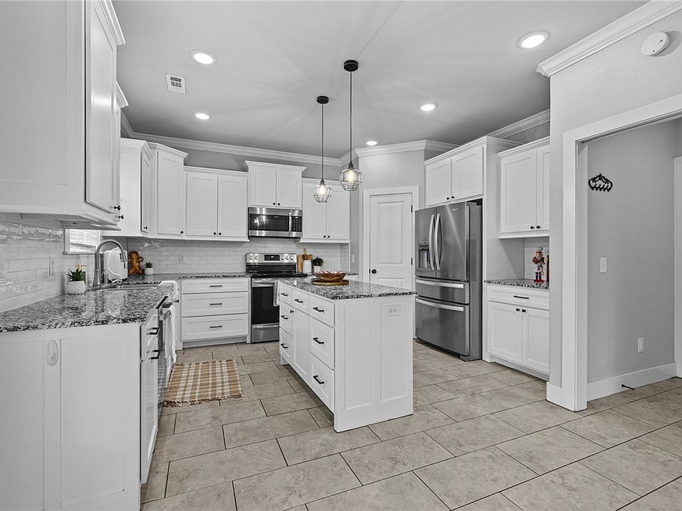 1st image of 16 Francis Ln