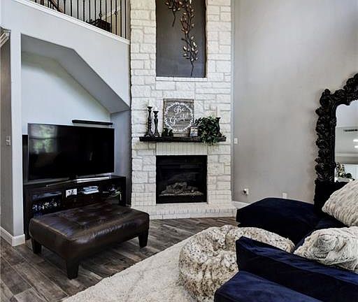 3rd image of 21 Green Terrace Cv