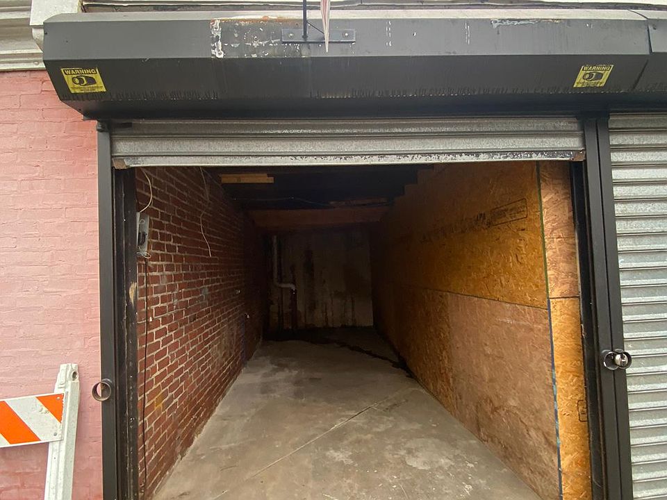 2nd image of 420 W Ruscomb St
