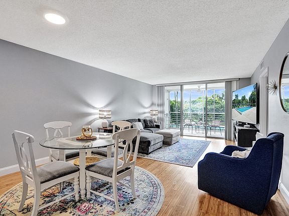 2nd image of 4200 Oaks Terrace #203