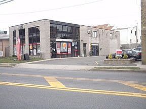 2nd image of 440 Main St