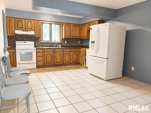 3rd image of 13896 Winfield Dr