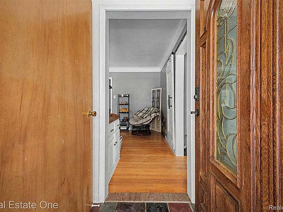 3rd image of 23835 Audrey Ave