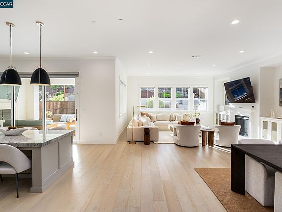 5th image of 2130 Elderberry Dr