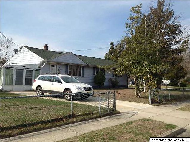 2nd image of 414 Poplar St