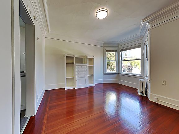 3rd image of 401 Steiner St #5