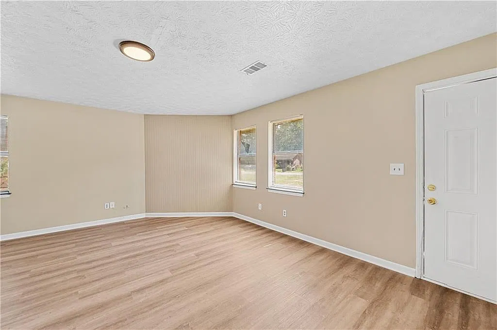 2 bed, 1.0 bath, 1000 sqft, $1,325 — Photo 3