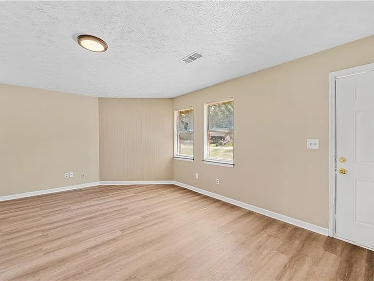 217 Tanglewood Dr #B — Photo 3