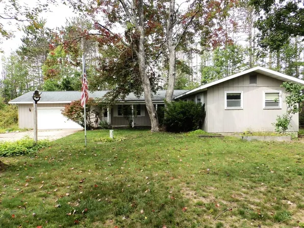 269 Pinecrest Dr, Gaylord, MI 49735