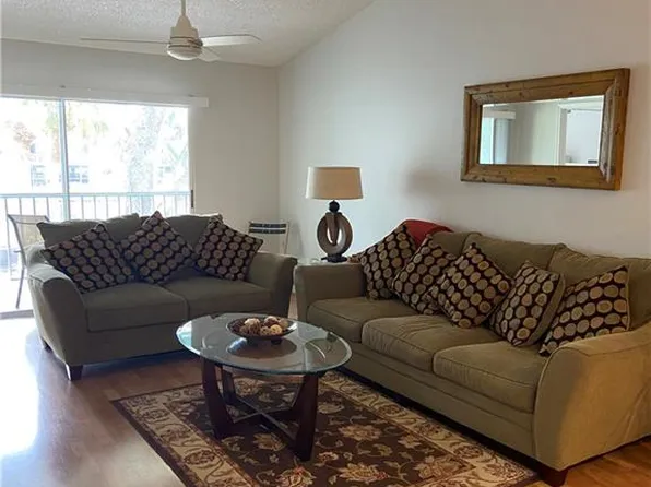 157 Wading Bird CIR #K201, NAPLES, FL 34110