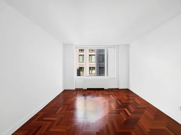 220 Riverside Boulevard image 7 of 11