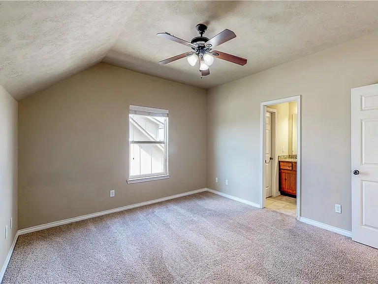 3414 Cullen Trl — Photo 23