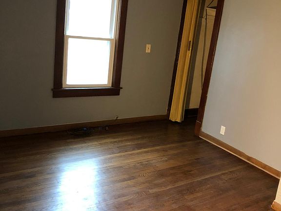 5th image of 44 Saint Charles St APT 1