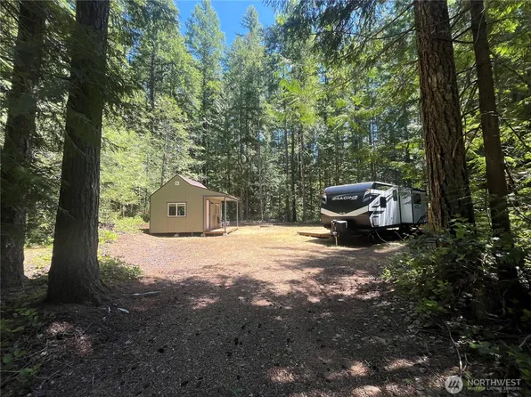 212 N Mt Jupiter Dr, Hoodsport, WA 98548