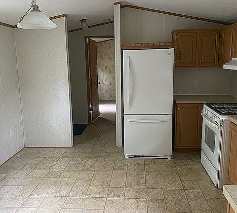 5th image of 7896 E Lincoln Way #85