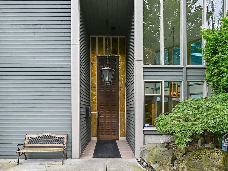 1st image of 19428 Aurora Ave N Unit 225