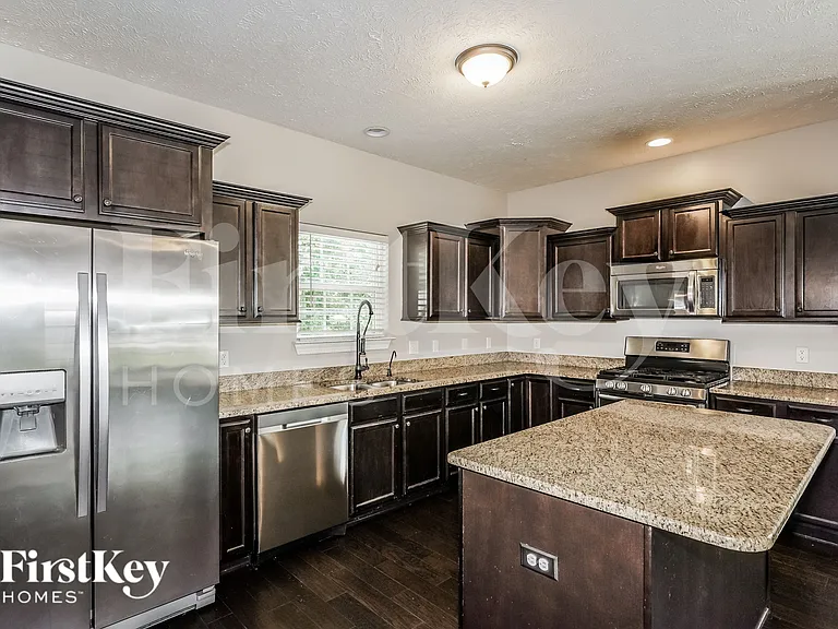 6935 Calderwood Dr — Photo 8