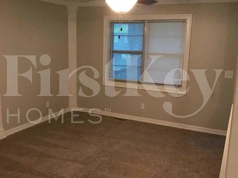 4800 N Wallace Ave — Photo 2