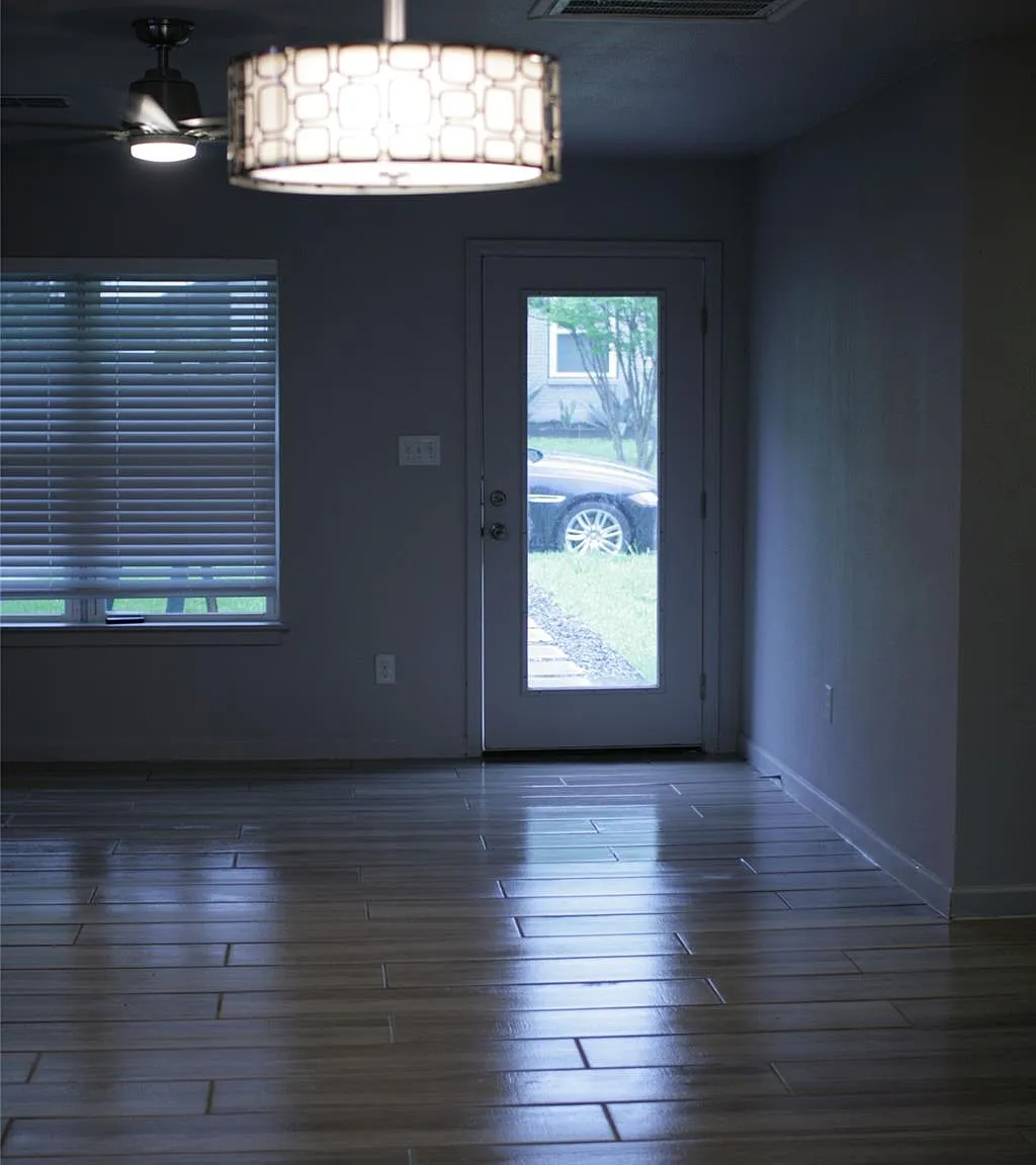 3 bed, 2.0 bath, 1150 sqft, $2,690 — Photo 3