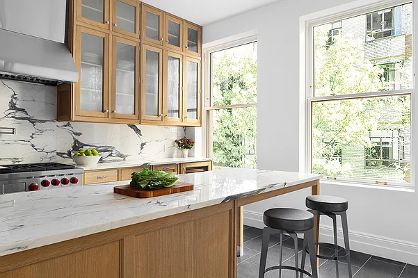 Sold by Sotheby's International Realty | media 6