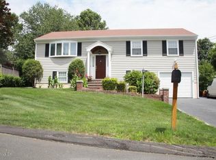 9 Guilford Ln, Greenwich, CT 06831