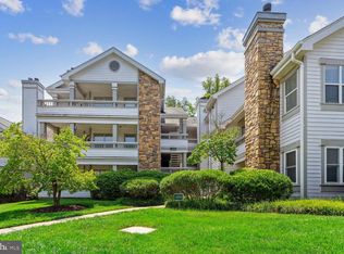 13070 Autumn Woods Way APT 202, Fairfax, VA 22033