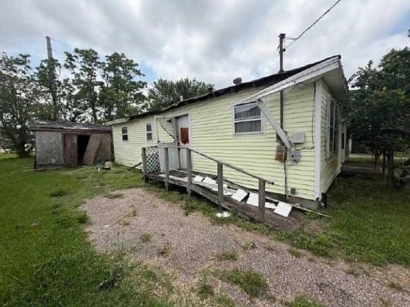 2nd image of 709 W Live Oak St