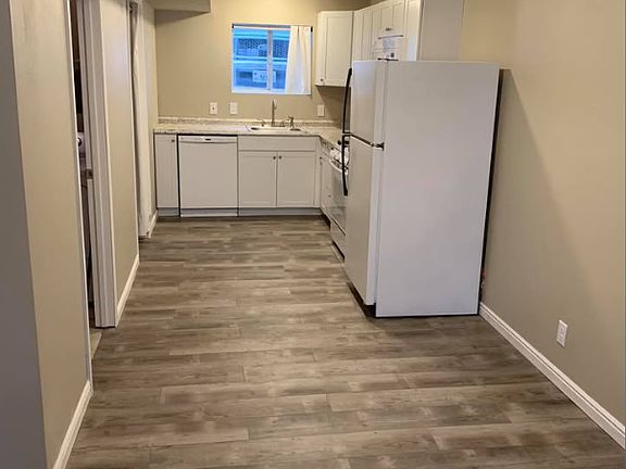 4th image of 337 E Oakwood Dr