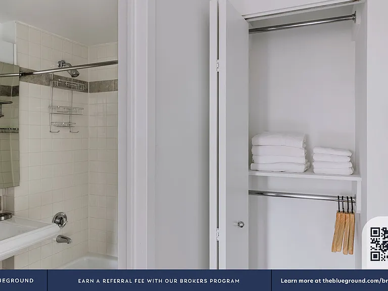 500 W 56th St #1905 — Photo 14