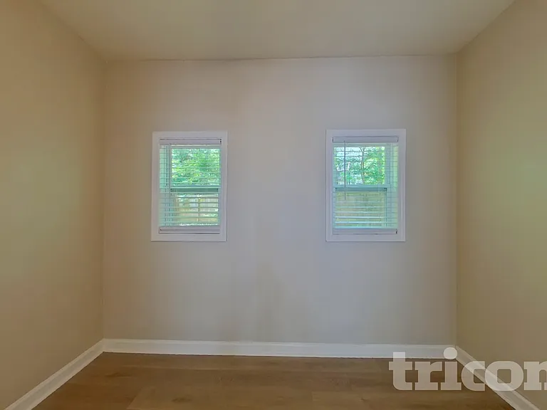 12264 Crestwood Ct — Photo 16