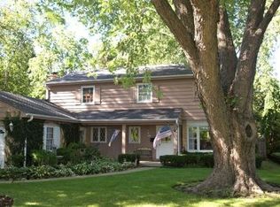 442 W Witchwood Ln, Lake Bluff, IL 60044