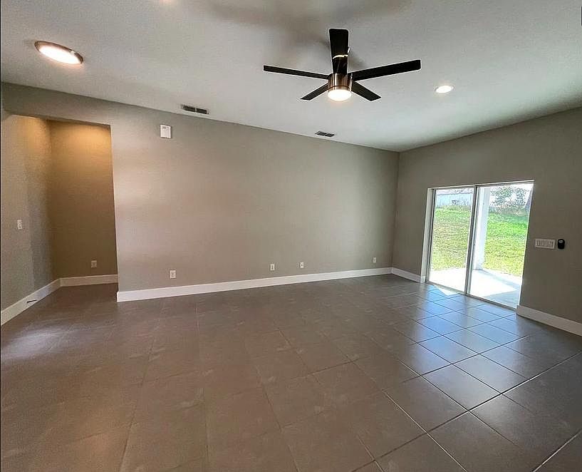 1st image of 340 Gardenia Ct