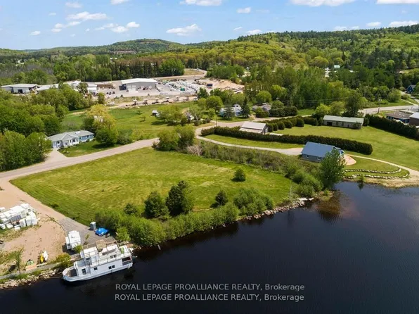 107A Lakeshore Dr, Madawaska Valley, ON K0J 1B0