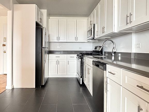5th image of 2500 Johnson Ave #11S
