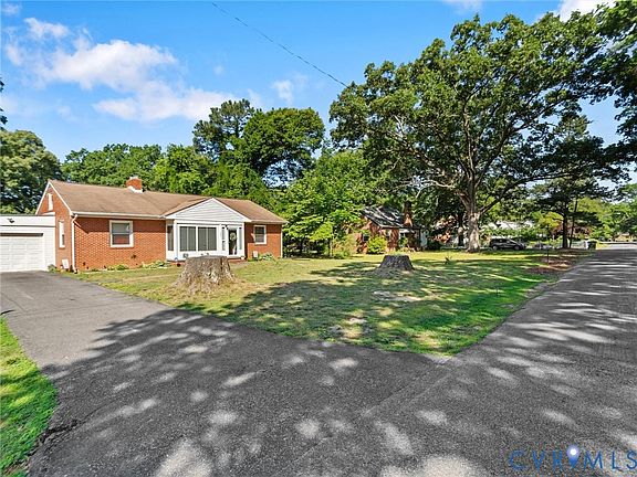 2nd image of 1024 Shelby Dr